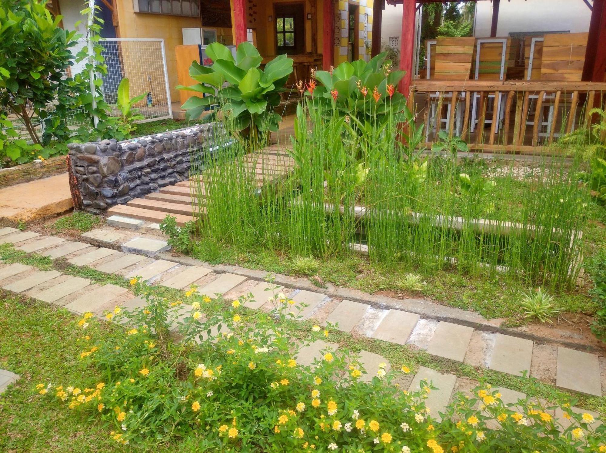 Wooden Kemiren Homestay Banyuwangi Banyuwangi  Buitenkant foto