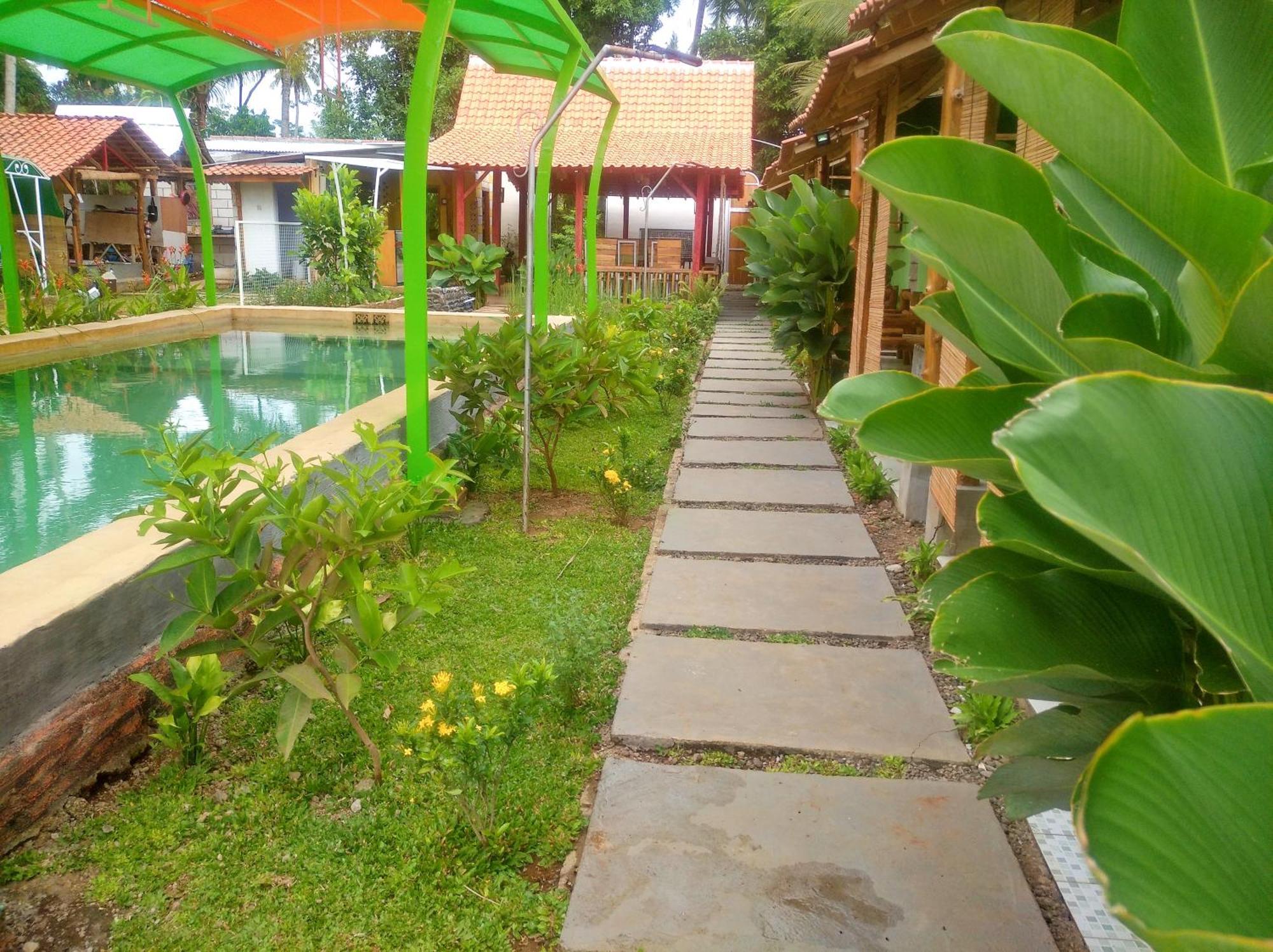 Wooden Kemiren Homestay Banyuwangi Banyuwangi  Buitenkant foto