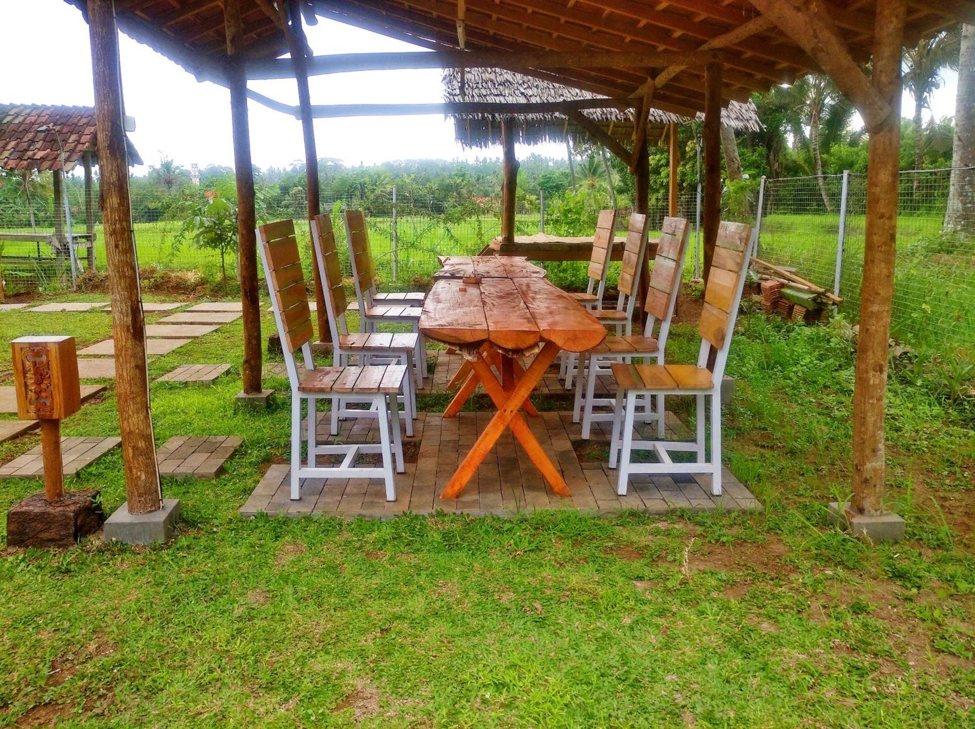 Wooden Kemiren Homestay Banyuwangi Banyuwangi  Buitenkant foto