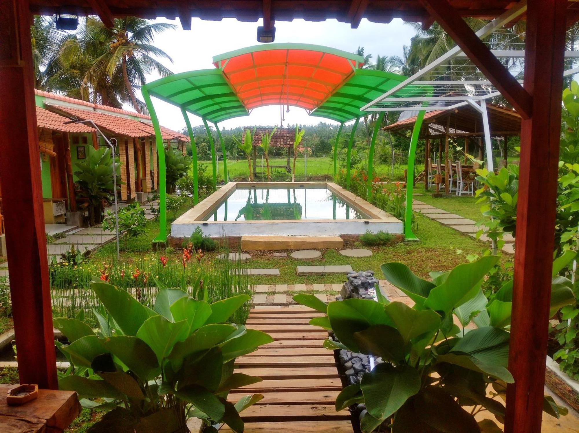 Wooden Kemiren Homestay Banyuwangi Banyuwangi  Buitenkant foto