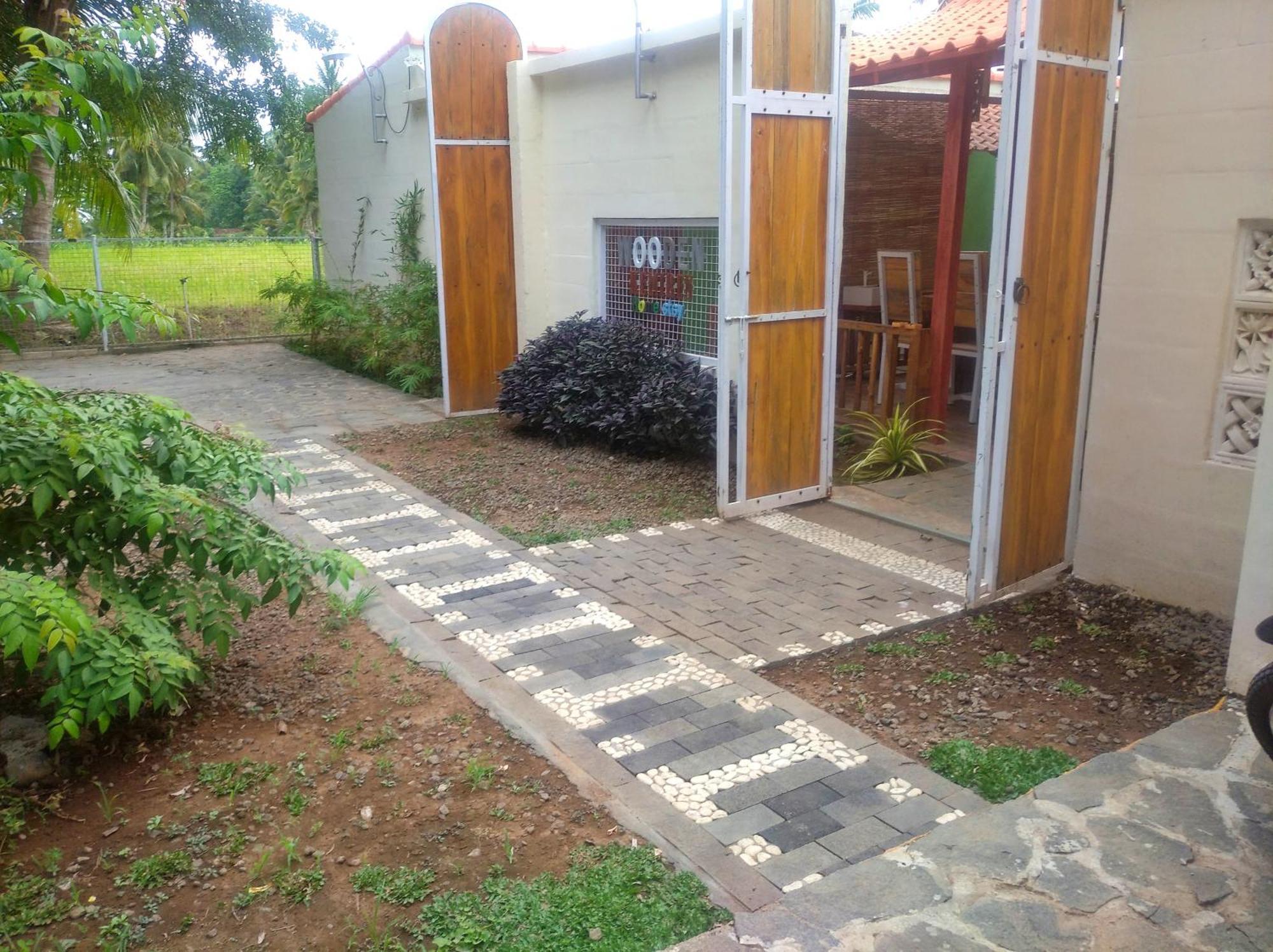 Wooden Kemiren Homestay Banyuwangi Banyuwangi  Buitenkant foto