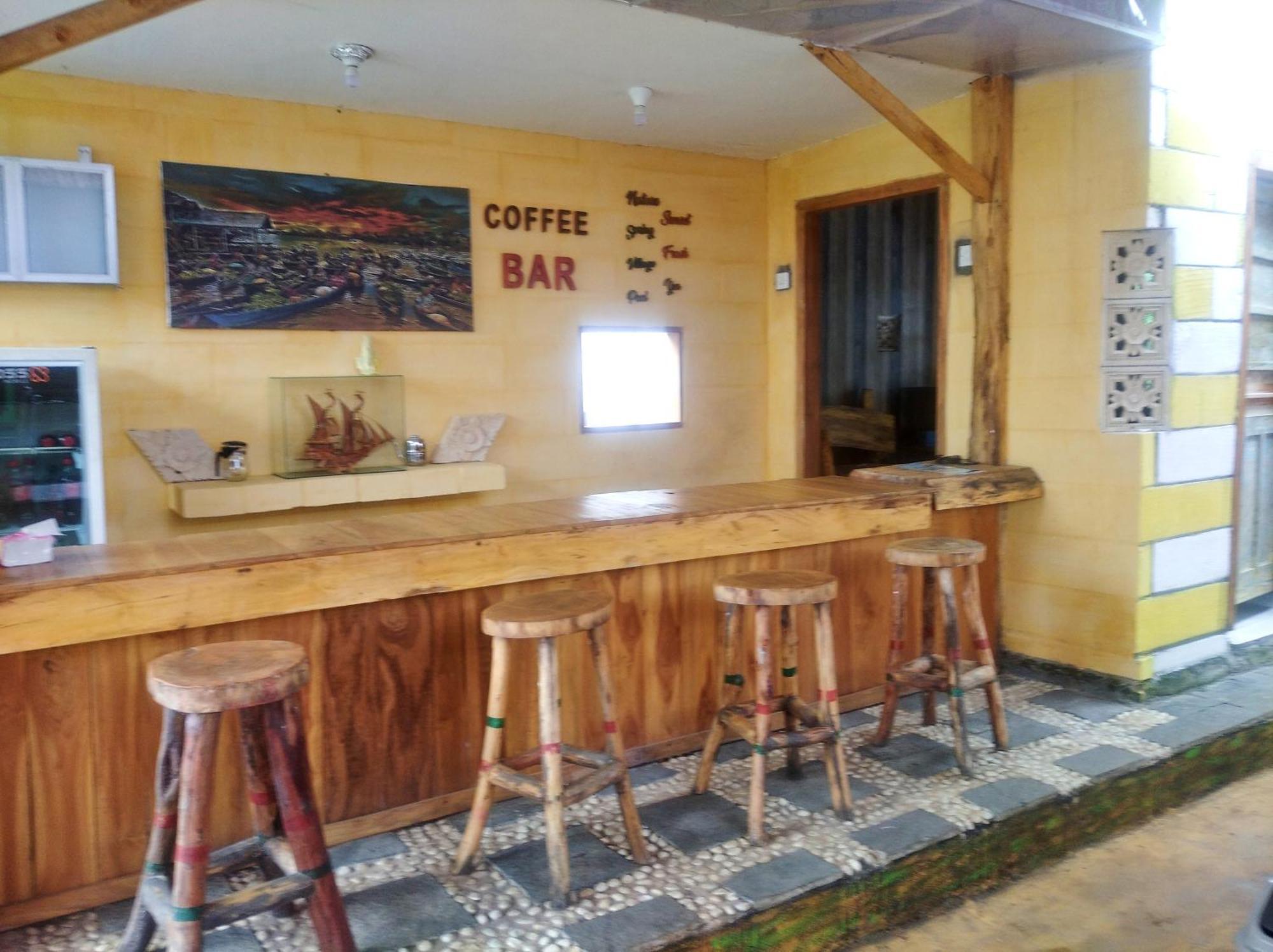 Wooden Kemiren Homestay Banyuwangi Banyuwangi  Buitenkant foto