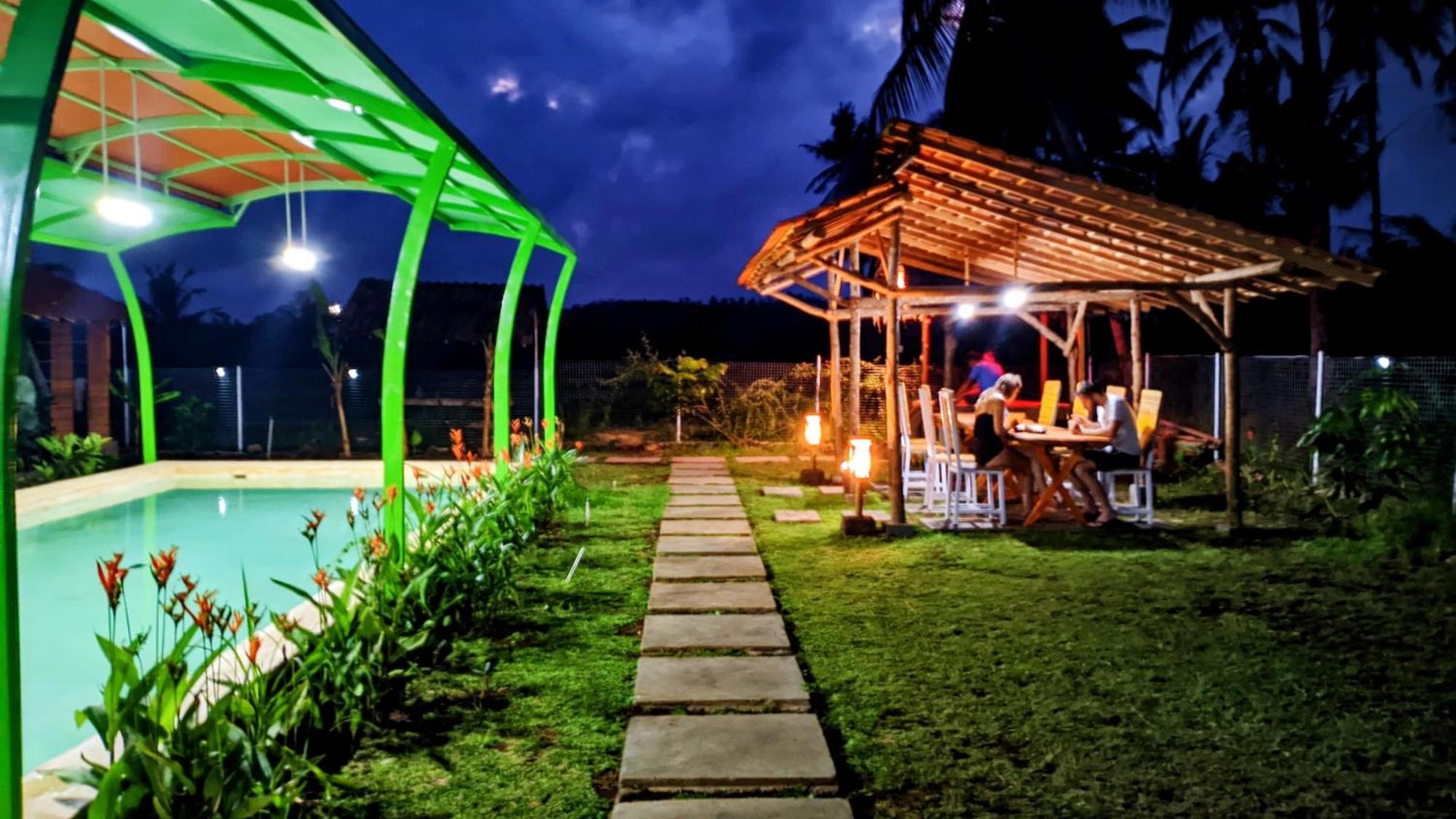Wooden Kemiren Homestay Banyuwangi Banyuwangi  Buitenkant foto