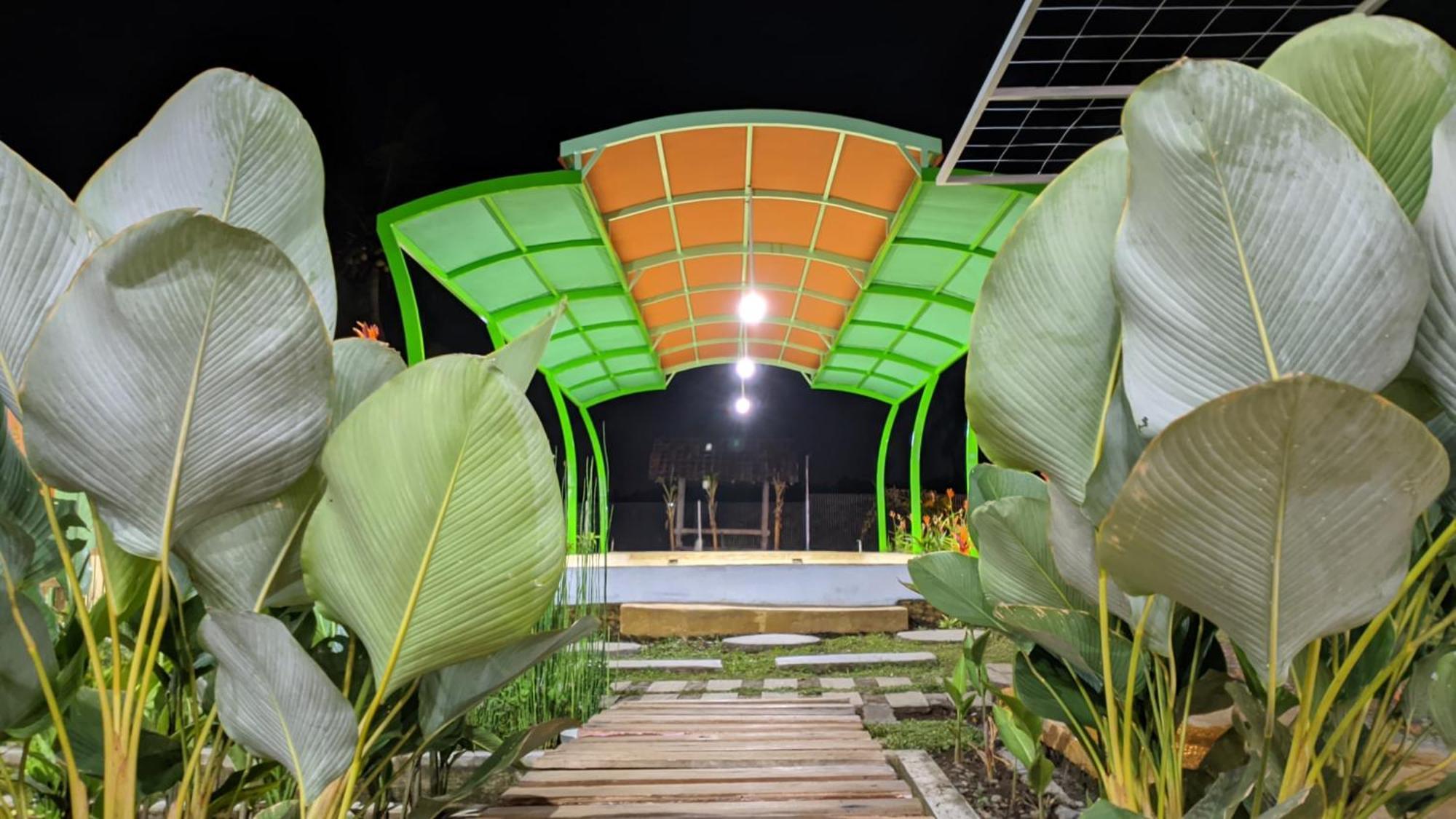 Wooden Kemiren Homestay Banyuwangi Banyuwangi  Buitenkant foto