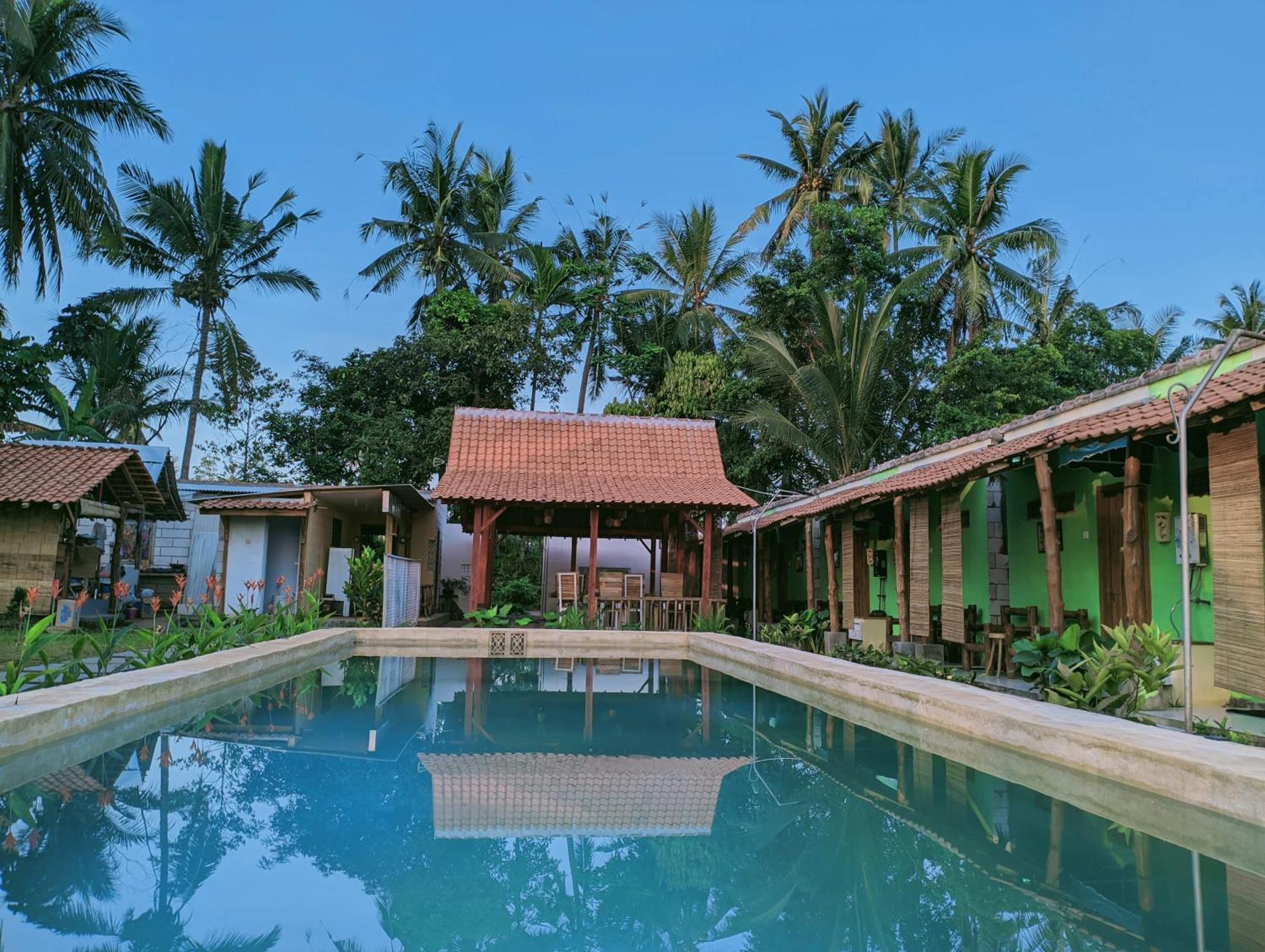 Wooden Kemiren Homestay Banyuwangi Banyuwangi  Buitenkant foto