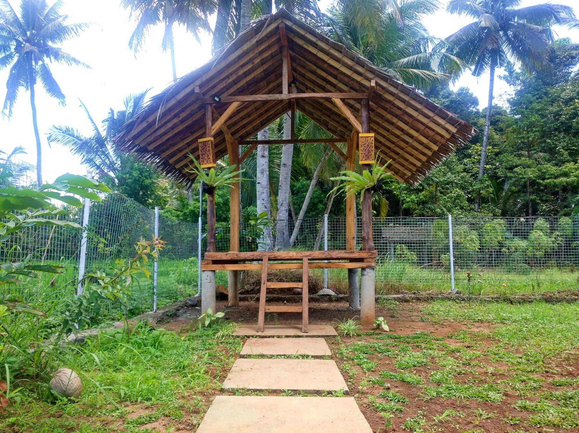 Wooden Kemiren Homestay Banyuwangi Banyuwangi  Buitenkant foto