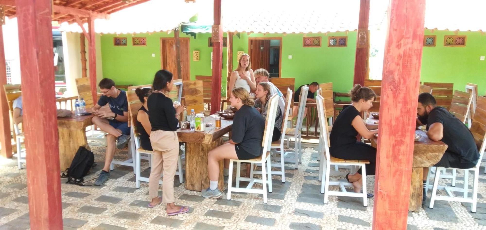 Wooden Kemiren Homestay Banyuwangi Banyuwangi  Buitenkant foto