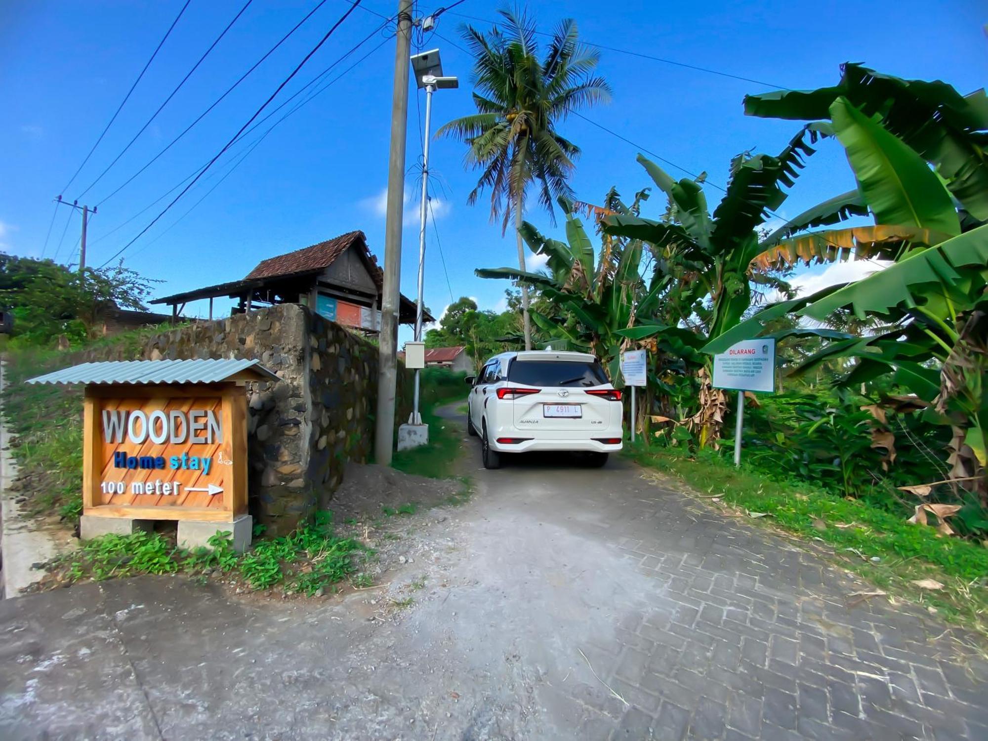 Wooden Kemiren Homestay Banyuwangi Banyuwangi  Buitenkant foto