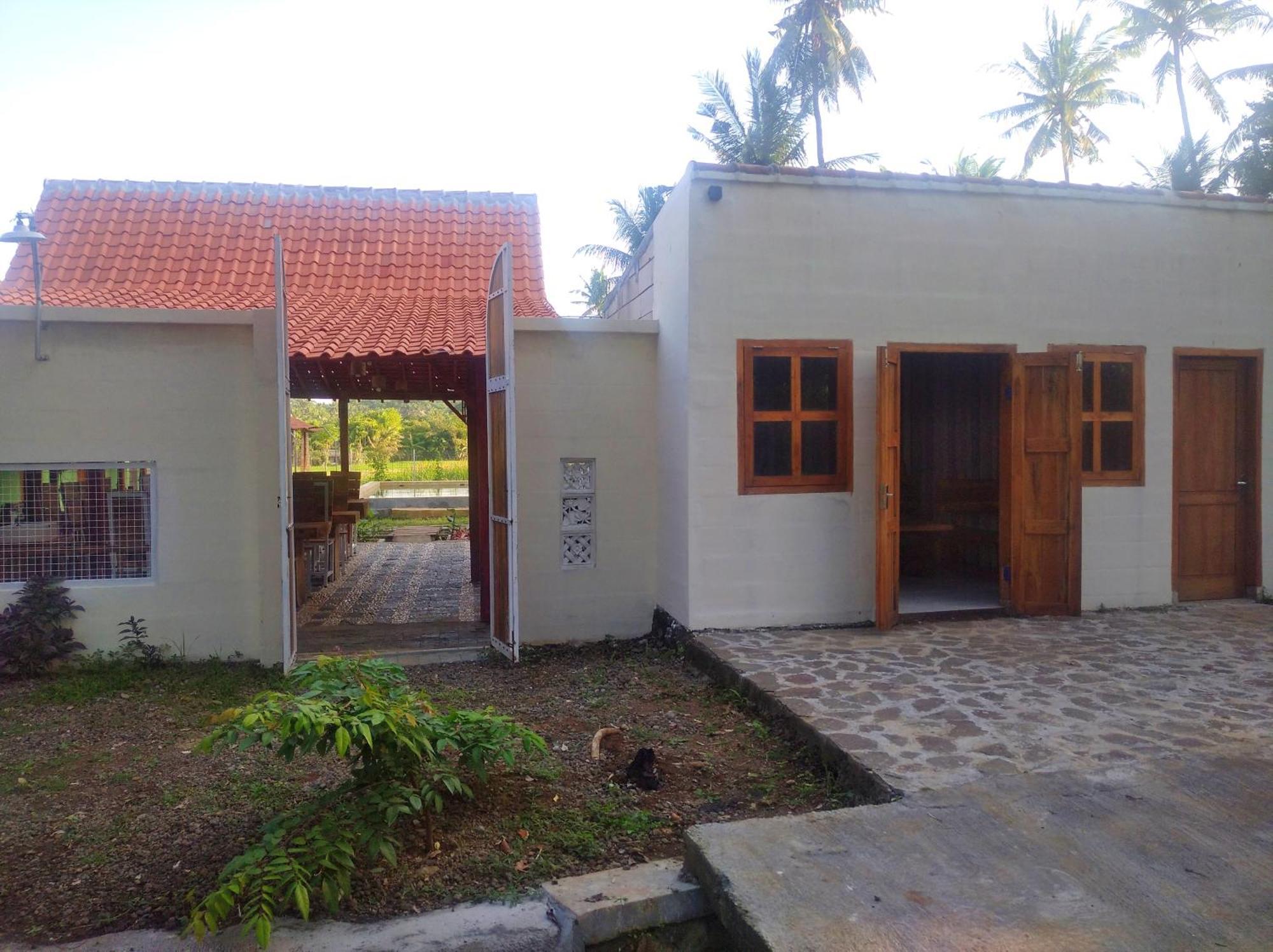 Wooden Kemiren Homestay Banyuwangi Banyuwangi  Buitenkant foto