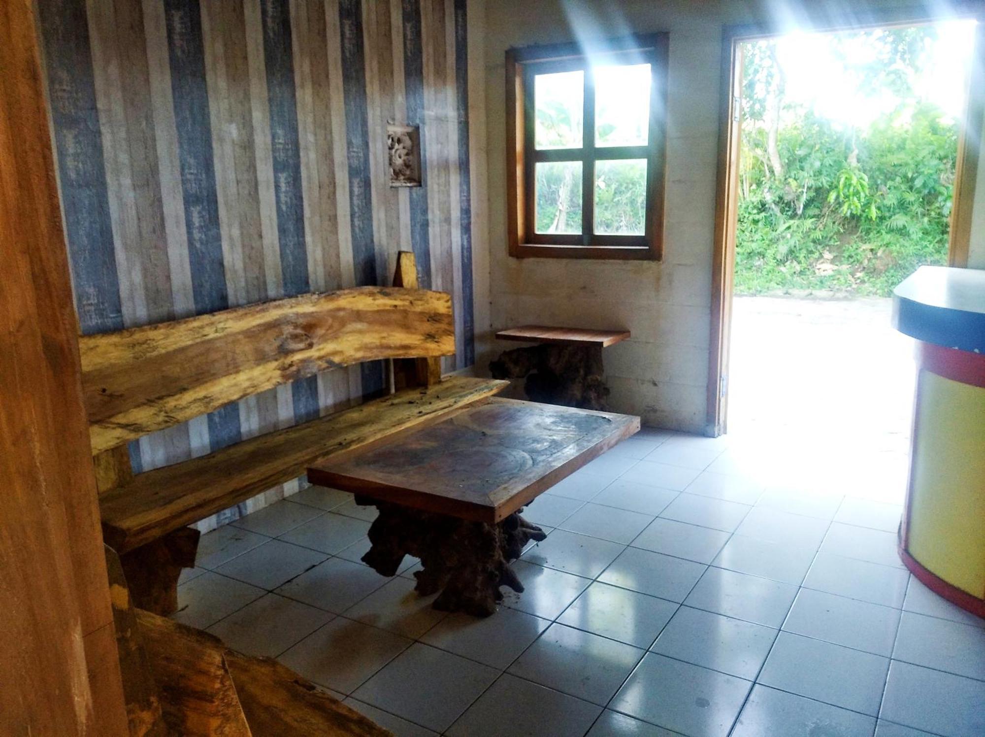 Wooden Kemiren Homestay Banyuwangi Banyuwangi  Buitenkant foto
